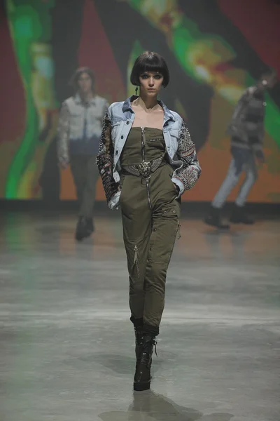 Look 83